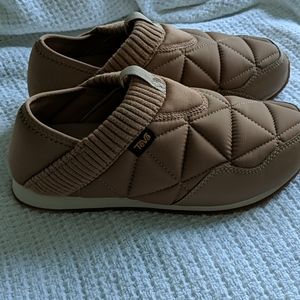 Teva Ember Moc size 7